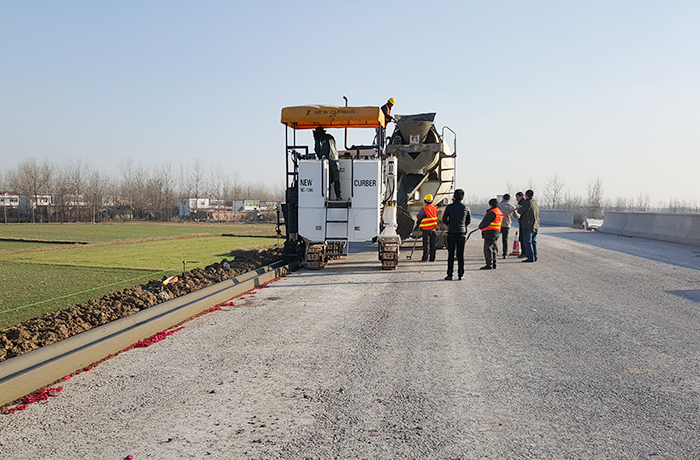 硬路肩是什么？和土路肩有什么區(qū)別？