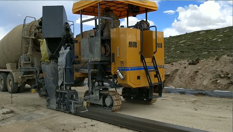 混凝土攤鋪機一天最多能攤鋪多少米？