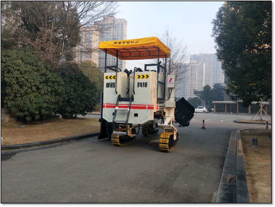 要正確使用操作混凝土路緣石滑模攤鋪機，定期對路緣石滑模機進(jìn)行保養(yǎng)和維護